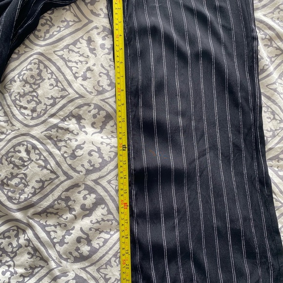 Wilfred Aritzia | Cropped Ankle Pants | size XS | striped - Picture 5 of 11